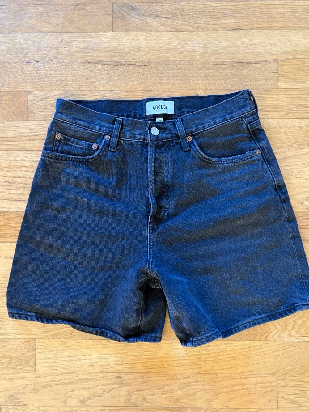 Agolde dame black wash denim Shorts 27 Aritzia